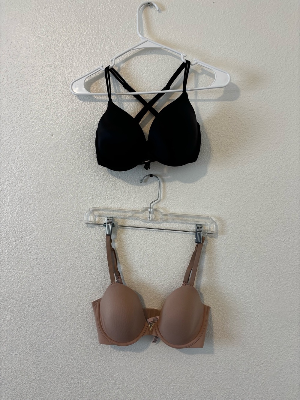 Victoria's Secret Black & Nude Crisscross and T-Shirt Bra Set